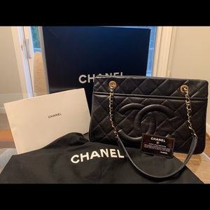 Chanel shoulder shopping bag